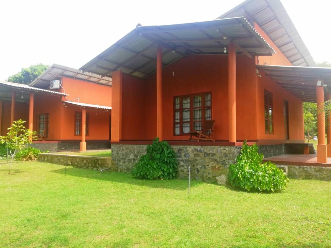 Nil Bawana Nature Resort ウダワラウェ エクステリア 写真