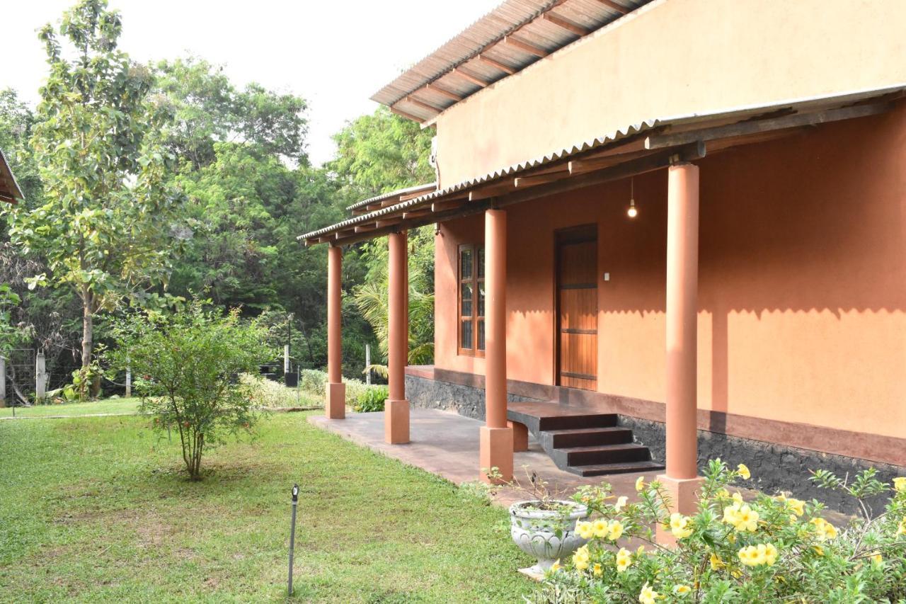 Nil Bawana Nature Resort ウダワラウェ エクステリア 写真
